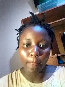 Snapshot of sweetcandy_22y chatting on December 11, 9:45 pm sweetcandy 22y online show from December 11, 9:45 pm