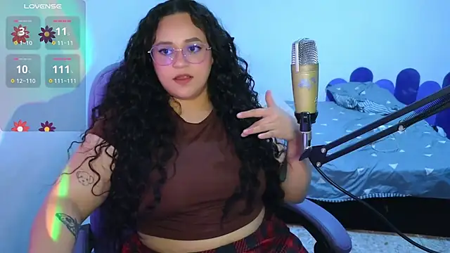 Luciernaga18 online show from April 10, 11:09 pm