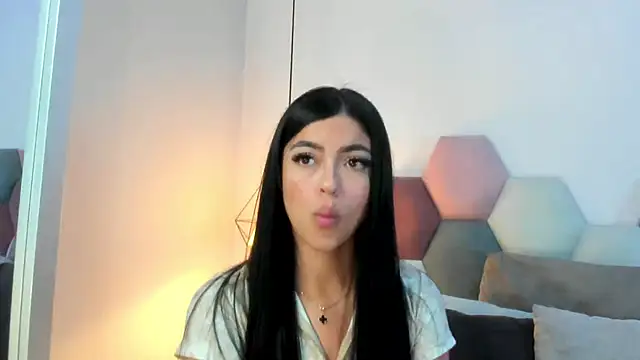 Snapshot of SiennaVidaal chatting on March 10, 6:01 pm SiennaVidaal online show from March 10, 6:01 pm