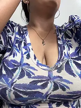 Snapshot of kalpanaaishaa chatting on April 28, 11:37 am kalpanaaishaa online show from April 28, 11:37 am
