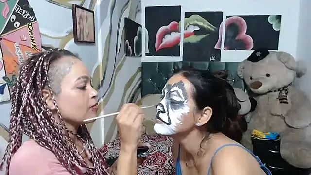 Snapshot of manzanahot9 chatting on April 1, 1:41 pm manzanahot9 online show from April 1, 1:41 pm
