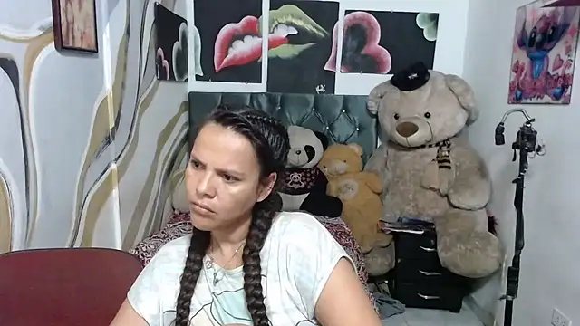 Snapshot of manzanahot9 chatting on April 18, 11:14 am manzanahot9 online show from April 18, 11:14 am