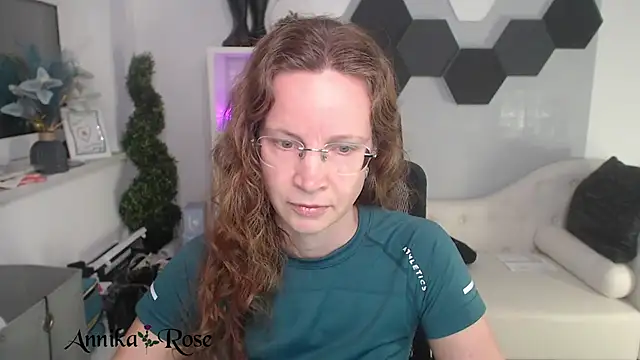 Snapshot of AnnikaRose chatting on January 14, 9:09 pm AnnikaRose online show from January 14, 9:09 pm