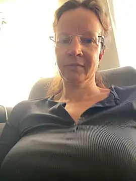 Snapshot of AnnikaRose chatting on September 29, 6:07 am AnnikaRose online show from September 29, 6:07 am