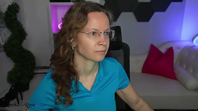 AnnikaRose online show from February 12, 6:41 am