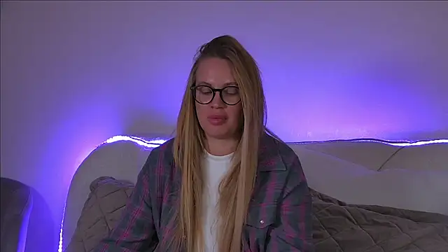 MariaNeumann online show from February 13, 6:30 am