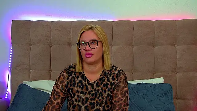 MariaNeumann online show from October 22, 6:24 am