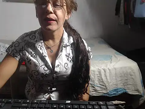 Horney-Blonde online show from January 3, 10:51 pm