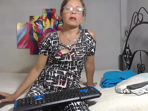 Horney-Blonde online show from February 26, 10:09 pm