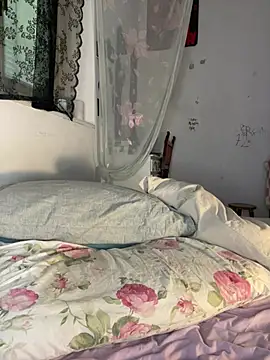 Snapshot of giuli_zerozero chatting on March 31, 12:49 pm giuli zerozero online show from March 31, 12:49 pm