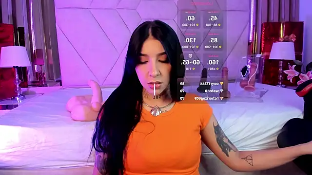 Leiaa  online show from December 14, 6:41 am