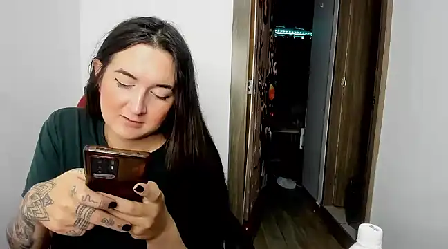 Sweet-Suck69 online show from January 28, 11:17 pm