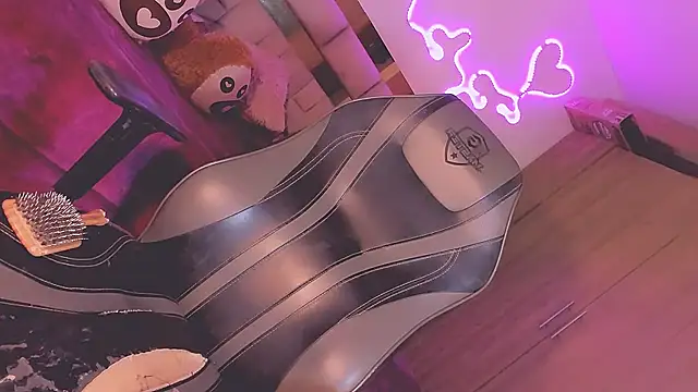 Vianca Chanel online show from December 7, 3:04 am