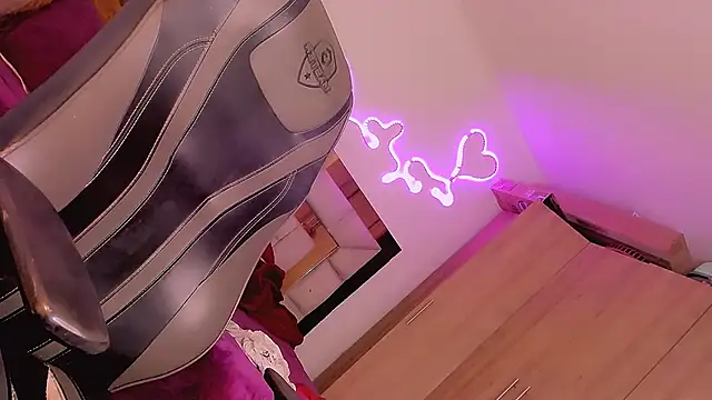 Vianca Chanel online show from December 24, 1:38 am