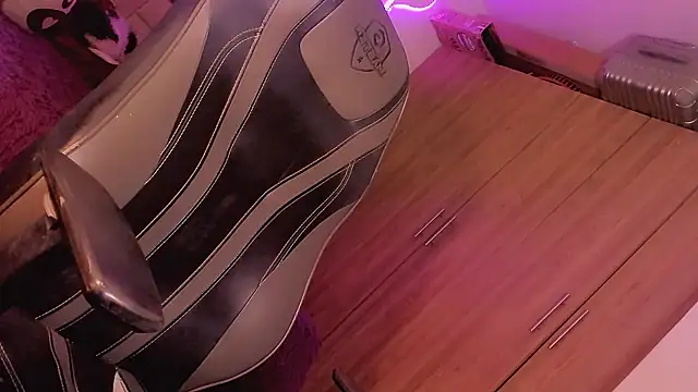 Vianca Chanel online show from December 27, 7:08 am