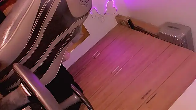 Vianca Chanel online show from December 31, 5:44 am