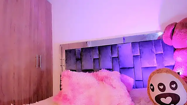 Vianca Chanel online show from January 16, 12:12 am