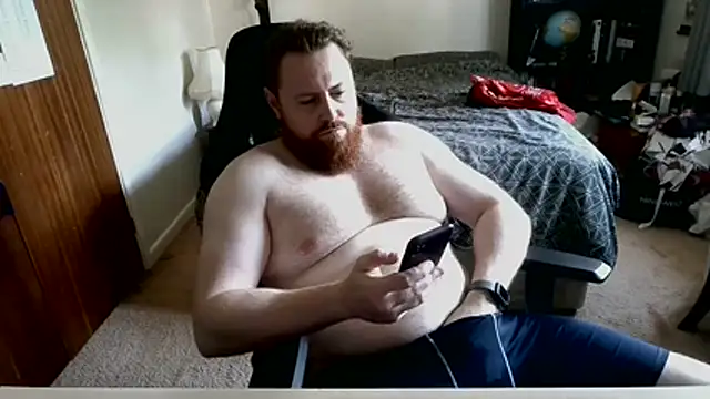 Snapshot of Hairy_Guy30 chatting on June 23, 5:33 pm Hairy Guy30 online show from June 23, 5:33 pm