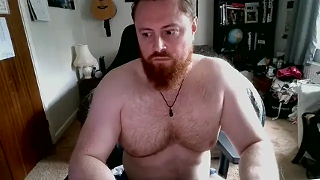 Snapshot of Hairy_Guy30 chatting on June 27, 6:46 pm Hairy Guy30 online show from June 27, 6:46 pm
