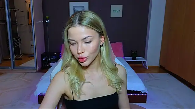 Snapshot of EmmyMills chatting on January 17, 9:06 pm EmmyMills online show from January 17, 9:06 pm
