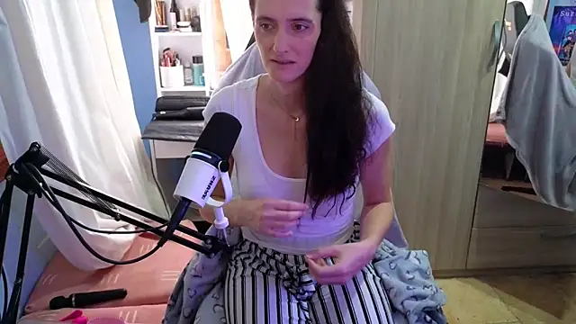 MemiKouki online show from October 25, 5:19 pm