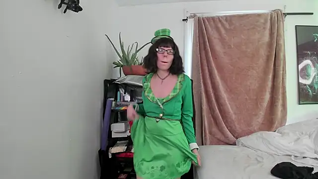 SaraDesirexo online show from March 17, 8:30 pm