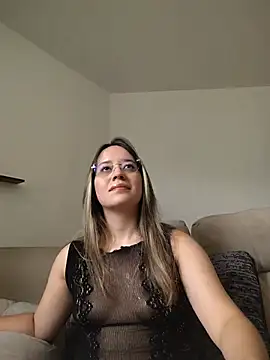 Snapshot of Dani_javi chatting on June 16, 5:04 pm Dani javi online show from June 16, 5:04 pm
