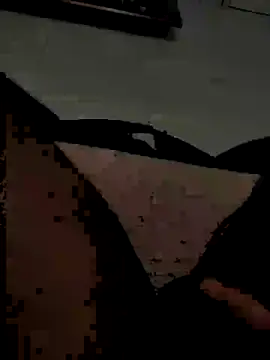 Snapshot of morenosouza099 chatting on April 18, 7:40 pm morenosouza099 online show from April 18, 7:40 pm