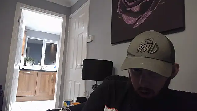 Chubbydan online show from December 3, 5:45 pm