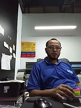 Snapshot of Roche8612 chatting on June 23, 4:49 pm Roche8612 online show from June 23, 4:49 pm