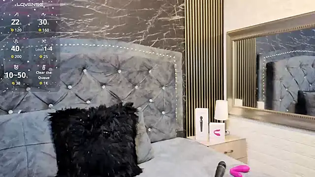 charlotte  G online show from November 29, 9:23 am