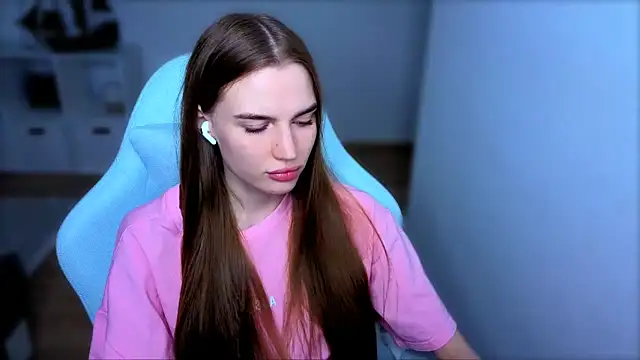 StellaLawless online show from October 1, 8:15 pm