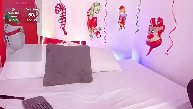 MarilynSmIith online show from December 18, 3:00 pm