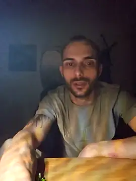 Snapshot of denisxlRo chatting on January 11, 1:10 am denisxlRo online show from January 11, 1:10 am