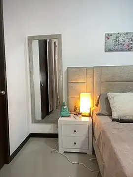 valecruz903 online show from February 26, 11:04 pm