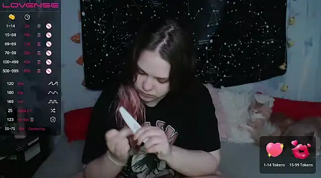 Snapshot of darling_tony chatting on February 11, 4:35 pm darling tony online show from February 11, 4:35 pm