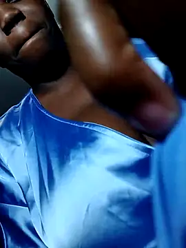 Bigchoccojugsxx online show from February 10, 8:02 pm