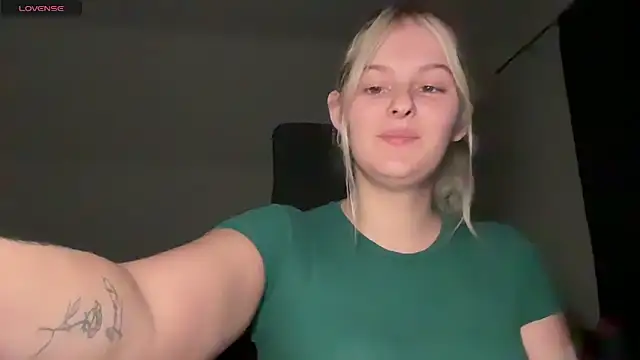 Snapshot of Allylove03 chatting on September 19, 6:08 pm Allylove03 online show from September 19, 6:08 pm
