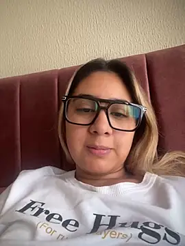 Miabonnett  online show from March 3, 12:00 pm