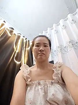 Snapshot of Hara_lusia83 chatting on May 11, 4:51 am Hara lusia83 online show from May 11, 4:51 am