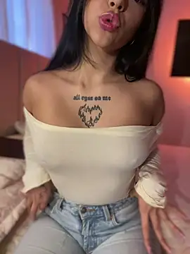 Snapshot of eva_elifee chatting on October 28, 10:23 pm eva elifee online show from October 28, 10:23 pm