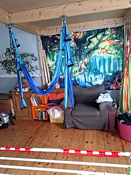 Snapshot of FrauleinSchmitt chatting on December 13, 9:35 am FrauleinSchmitt online show from December 13, 9:35 am