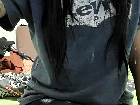 Snapshot of seduction_party chatting on September 20, 11:17 pm seduction party online show from September 20, 11:17 pm