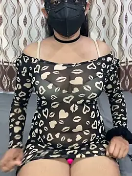 Snapshot of little_shadow chatting on February 13, 5:20 pm little shadow online show from February 13, 5:20 pm