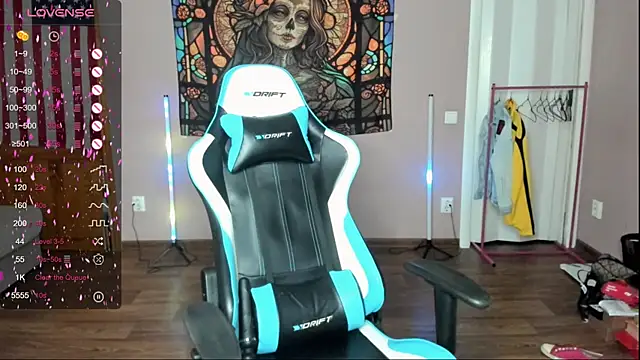 Snapshot of Project_hisoka chatting on October 8, 9:51 am Project hisoka online show from October 8, 9:51 am