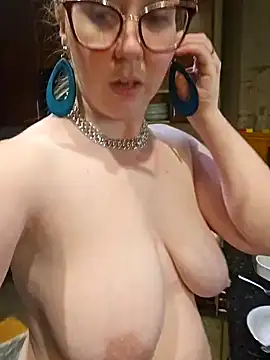 Snapshot of littlelustlamb chatting on March 10, 9:51 pm littlelustlamb online show from March 10, 9:51 pm