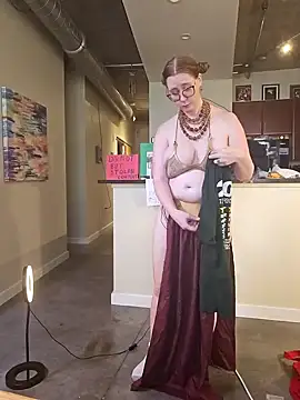 Snapshot of littlelustlamb chatting on September 18, 6:32 pm littlelustlamb online show from September 18, 6:32 pm