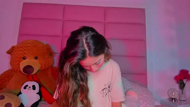 little-Emma online show from February 19, 3:06 am