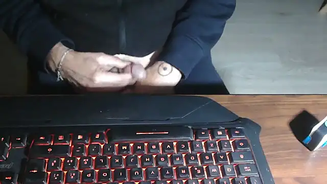 Adri gard online show from November 18, 9:30 pm