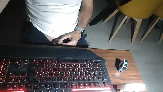 Snapshot of Adri_gard chatting on May 27, 8:50 pm Adri gard online show from May 27, 8:50 pm